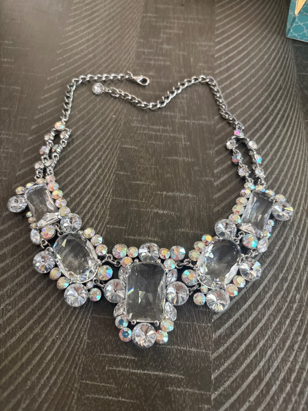 Stella & Dot necklace and earring set